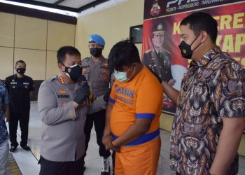 Polresta Sidoarjo Tangkap Residivis Polisi Gadungan Perampas HP
