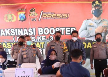 Jelang Mudik, Polresta Sidoarjo Gelar Vaksinasi Booster Buruh Industri