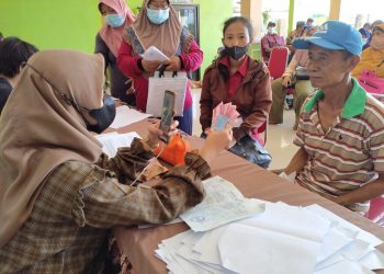 79.579 Warga Sidoarjo Terima BLT Minyak Goreng Rp 300 Ribu dan BPNT Rp 200 Ribu