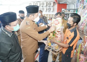 Jelang Idul Fitri, Wabup Subandi Sidak Mamin Empat Supermarket