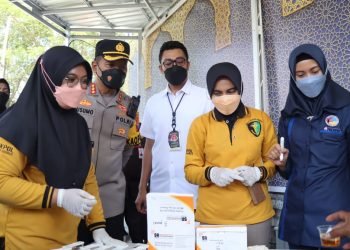 Amankan Perjalanan Mudik, Sopir Bus Terminal Purabaya Tes Urine