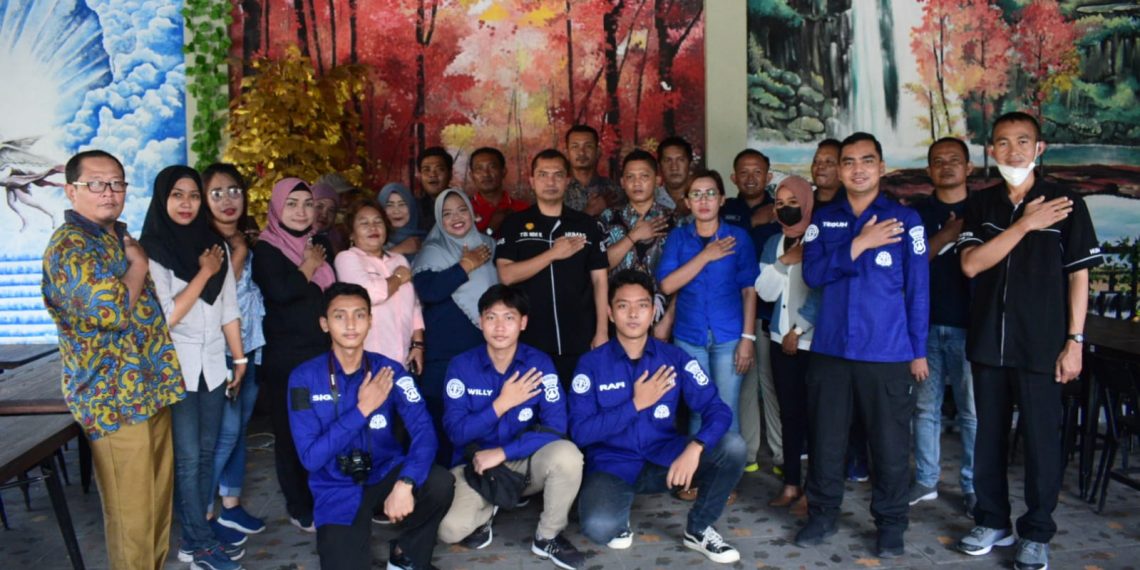 Jelang Pilkades, Humas Polresta Sidoarjo Ngopi Bareng Netizen