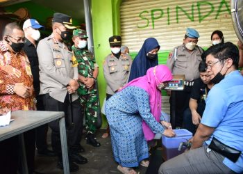 Satgas Pangan Sidoarjo Gelar Operasi Pasar Minyak Goreng