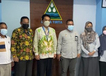 Jaga Kualitas Air, Perumda Delta Tirta Kerjasama Dengan BBTKLPP Surabaya