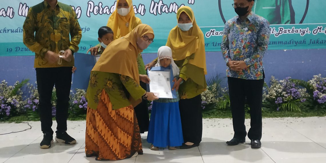 Rayakan Milad Ke-105, Aisyiyah Sidoarjo Gelar Bazar UMKM dan Teken MoU Layanan Kependudukan