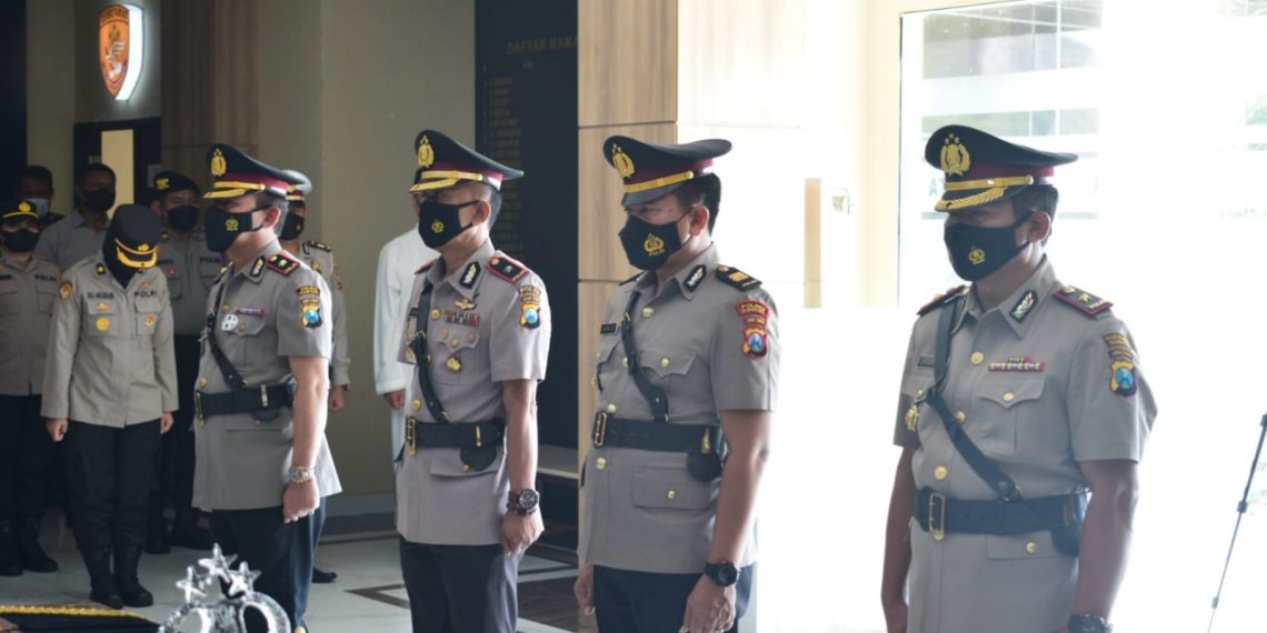 Kabaglog dan Kapolsek Candi Polresta Sidoarjo Dimutasi