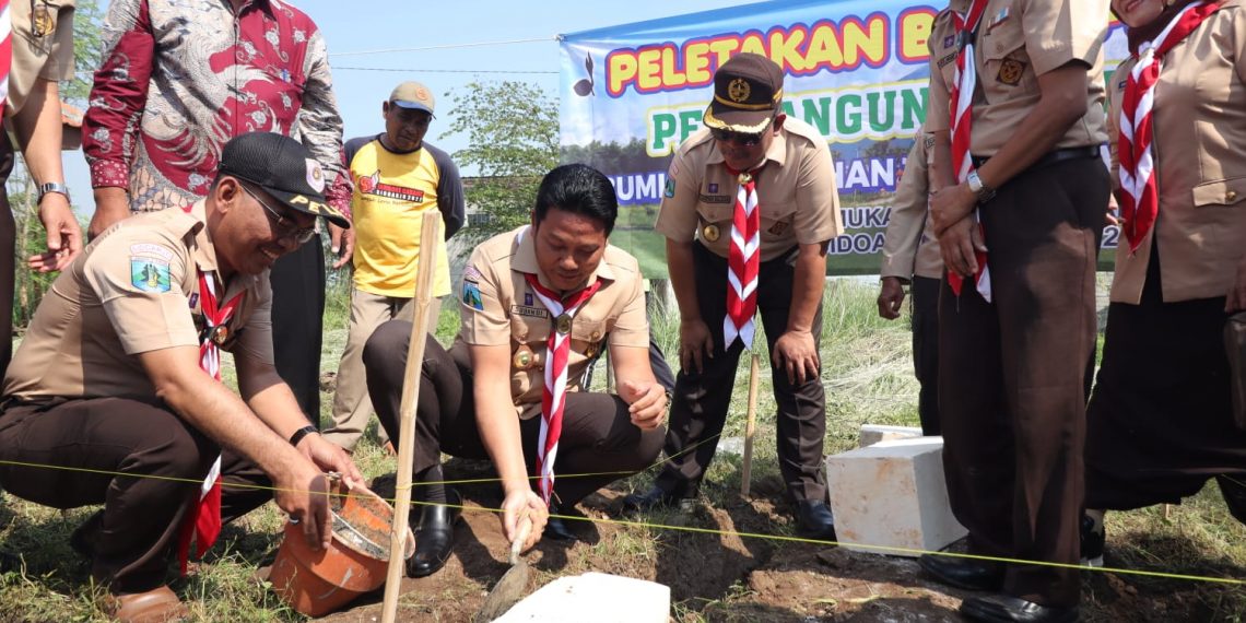 Wabup Sidoarjo Subandi Letakkan Batu Pertama Pembangunan Musholla Bumi Perkemahan Tanjek Wagir
