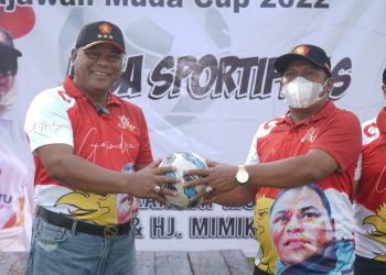 14 Tim Sepakbola U-12 Ikuti Turnamen Rajawali Muda Berebut Piala Bergilir Rahmat Muhajirin dan Mimik Idayana