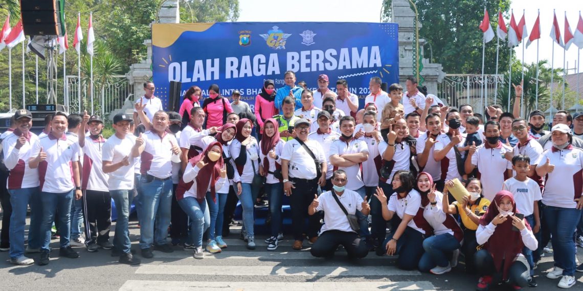 Menyambut Hari Lalu Lintas, Polresta Sidoarjo Olahraga Bersama Masyarakat