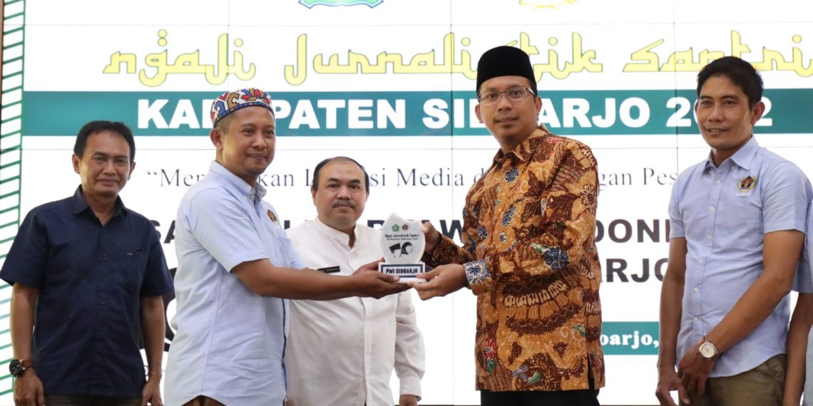 Puluhan Santri Ponpes Ikuti Ngaji Jurnalistik PWI Sidoarjo
