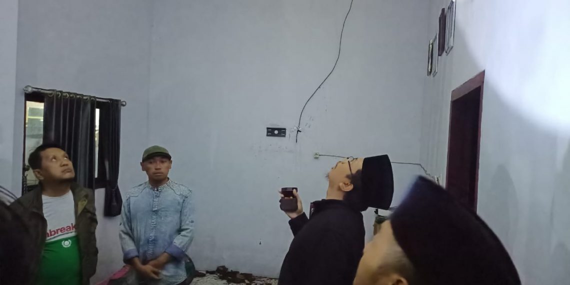 Ratusan Rumah Rusak Diterjang Hujan dan Angin Kencang di Sidoarjo