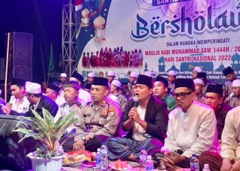 Kapolsek Balongbendo Hadiri Santri Bershalawat