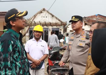 Bupati Bersama Kapolresta Sidoarjo Tinjau Lokasi Terdampak Angin Puting Beliung