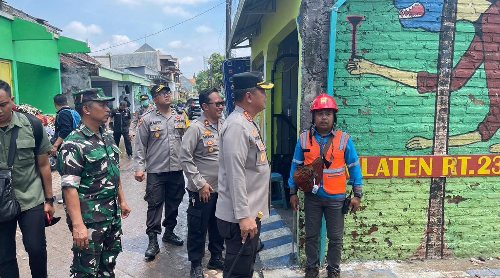 Kapolresta Sidoarjo Pastikan Sidak Posko dan Dapur Umum Lokasi Bencana Puting Beliung