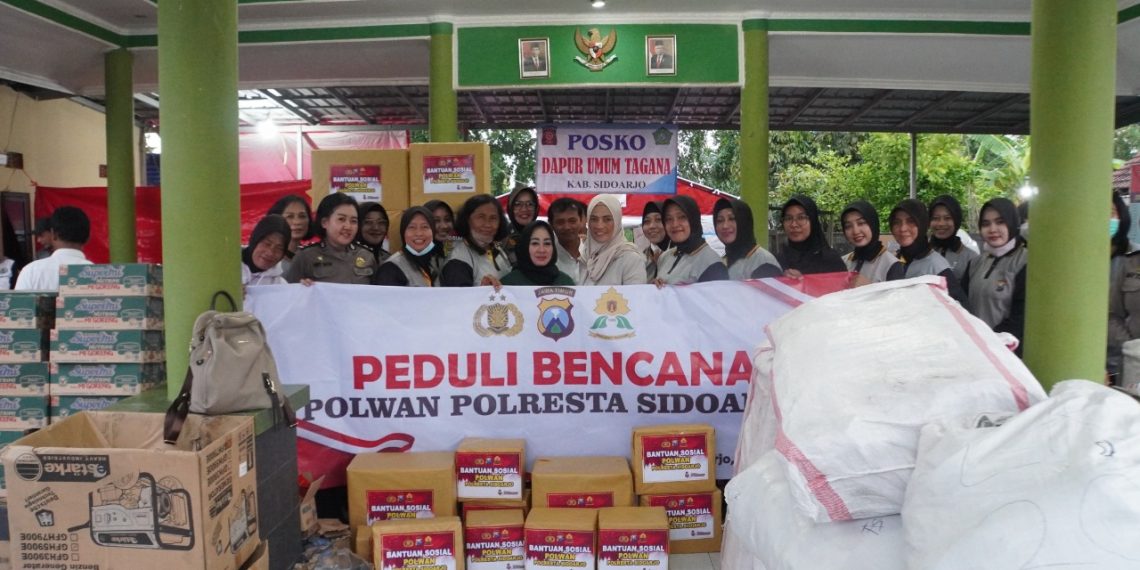 Polwan Polresta Sidoarjo Peduli Warga Terdampak Puting Beliung