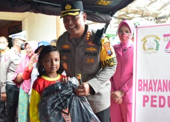 Polisi Pulihkan Semangat Anak di Lokasi Bencana Puting Beliung