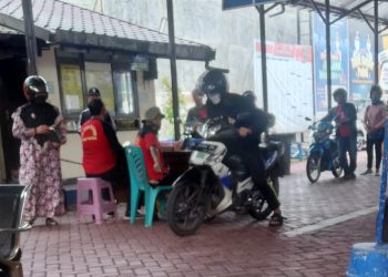 Petugas Cek Fisik Samsat Karangploso Tidak Ramah