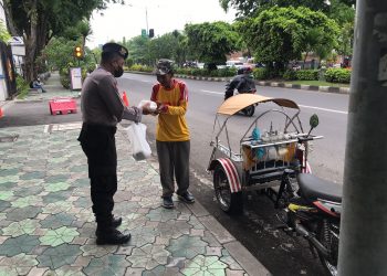 Sat Samapta Polresta Sidoarjo, Giatkan Patroli Sambil Berbagi