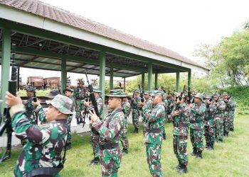 Latihan Menembak Senjata Ringan Korem 084/Bhaskara Jaya