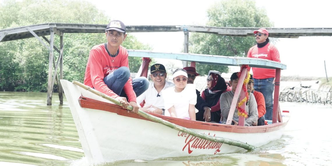 Wabup Subandi Resmikan Desa Wisata Susur Sungai Tambak Cemandi Sedati