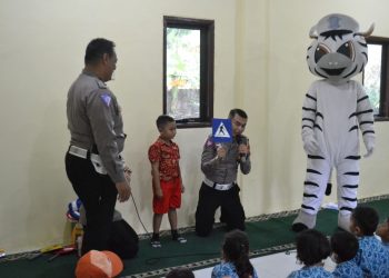 Polresta Sidoarjo Perkenalkan Peraturan Lalulintas Kepada Murid TK