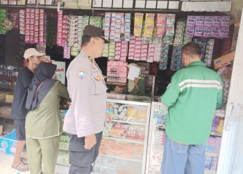 Polisi Blusukan Pasar Jelang Natal dan Tahun Baru 2023