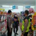 Polisi Jaga Tempat Belanja dan Himbau Prokes