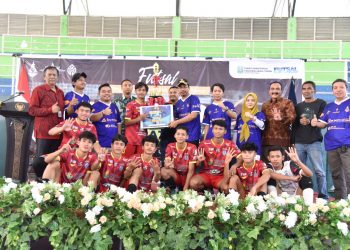 SMAN 4 Juara Pertama Turnament Futsal Jayandaru Cup Piala Bupati Sidoarjo 2022
