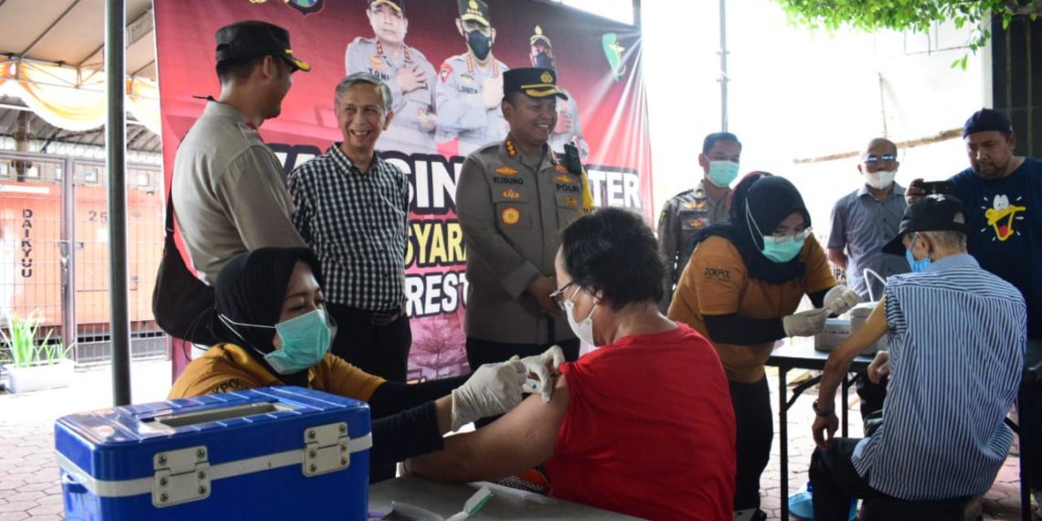 Polresta Sidoarjo Gencarkan Layanan Vaksinasi Covid-19 di Gereja