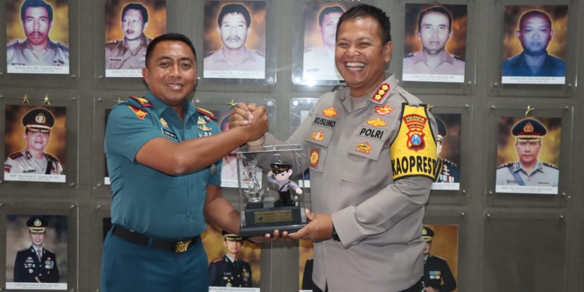 Jaga Soliditas, Komandan Brigif 2 Marinir Kunjungi Kapolresta Sidoarjo