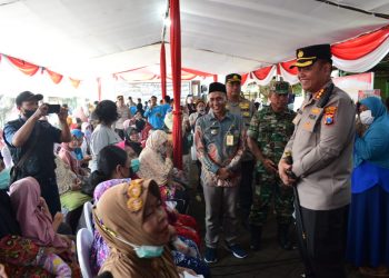 Kapolresta Sidoarjo bersama Forkopimka Taman Kompak Jumat Curhat di Pasar Sepanjang