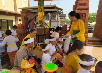 Ibadah Galungan dan Kuningan di Pura Kertha Bumi Bhayangkara