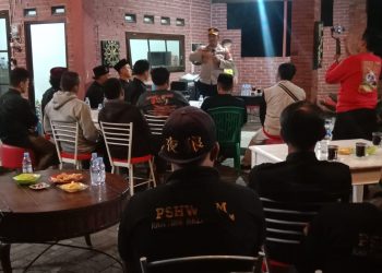 Cangkrukan Kamtibmas Perguruan Silat dengan Kapolsek Balongbendo