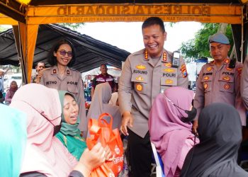 Polresta Sidoarjo Gelar Bakti Kesehatan dan Sosial di Tlocor Jabon