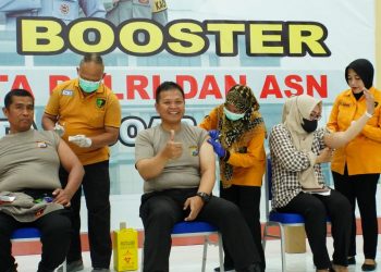 Kapolresta Sidoarjo Tinjau Vaksinasi Booster Kedua bagi Anggota