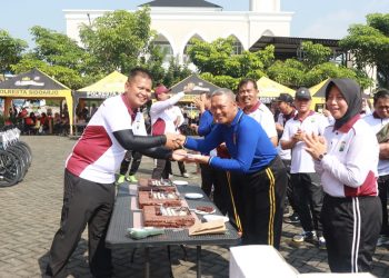 Jaga Soliditas, Polresta Sidoarjo Olahraga Bersama dan Jalan Sehat