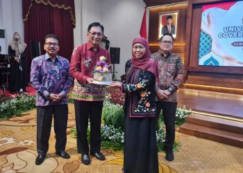 Gubernur Khofifah Apresiasi 21 Bupati dan Walikota se Jatim Raih UHC