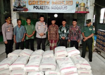 Kapolresta Sidoarjo Bantu Pembangunan Mushola di Sambibulu Taman