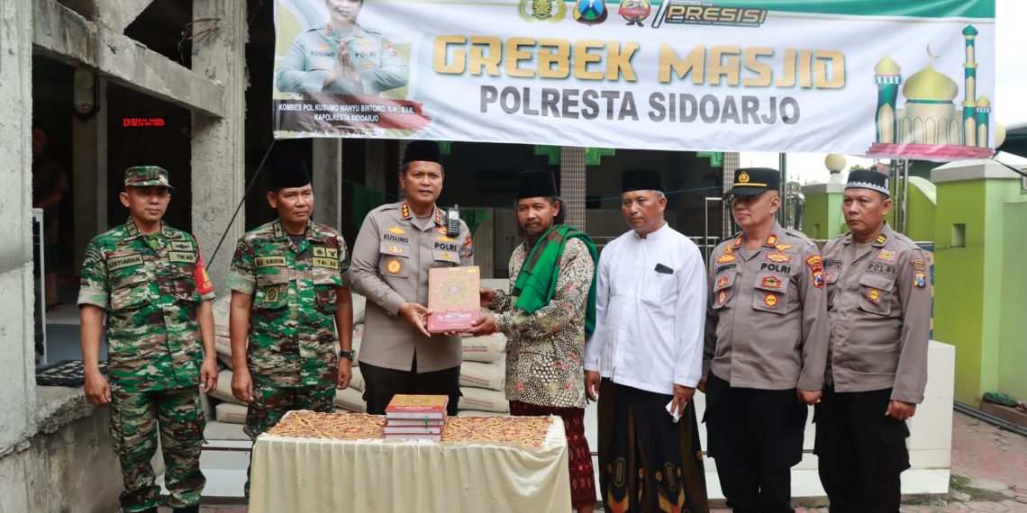 Kapolresta Sidoarjo Serahkan Bantuan Pembangunan Masjid Al Hidayah Kec Tarik