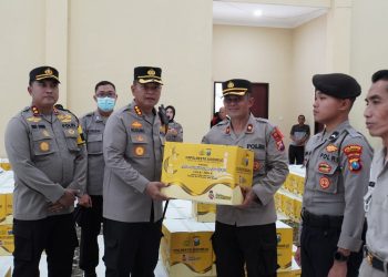 Kapolresta Sidoarjo Bagikan 2.500 Parcel Anggota