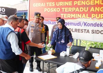 Mudik Aman, Polresta Sidoarjo Tes Urine Kru Bus