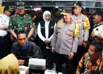 Kapolri  dan Panglima TNI Tinjau Pos Pelayanan Terpadu Terminal Purabaya