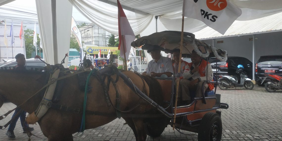 Naik Bendi, PKS Sidoarjo Daftarkan Bacaleg ke KPU