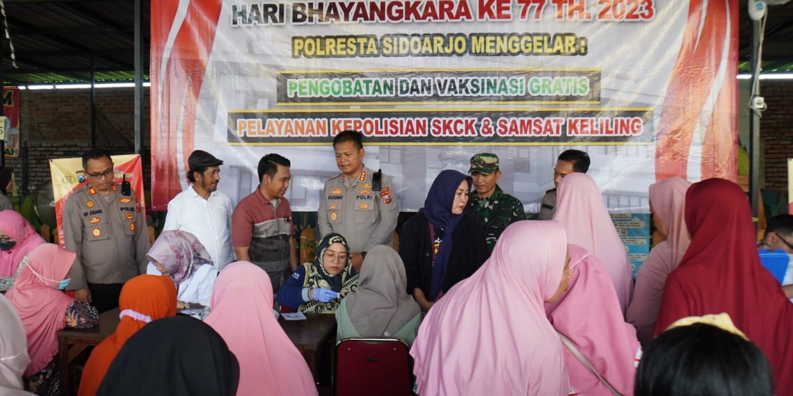Sambut Hari Bhayangkara Ke-77, Polresta Sidoarjo Gelar Baksos Pelayanan Polri ke Masyarakat