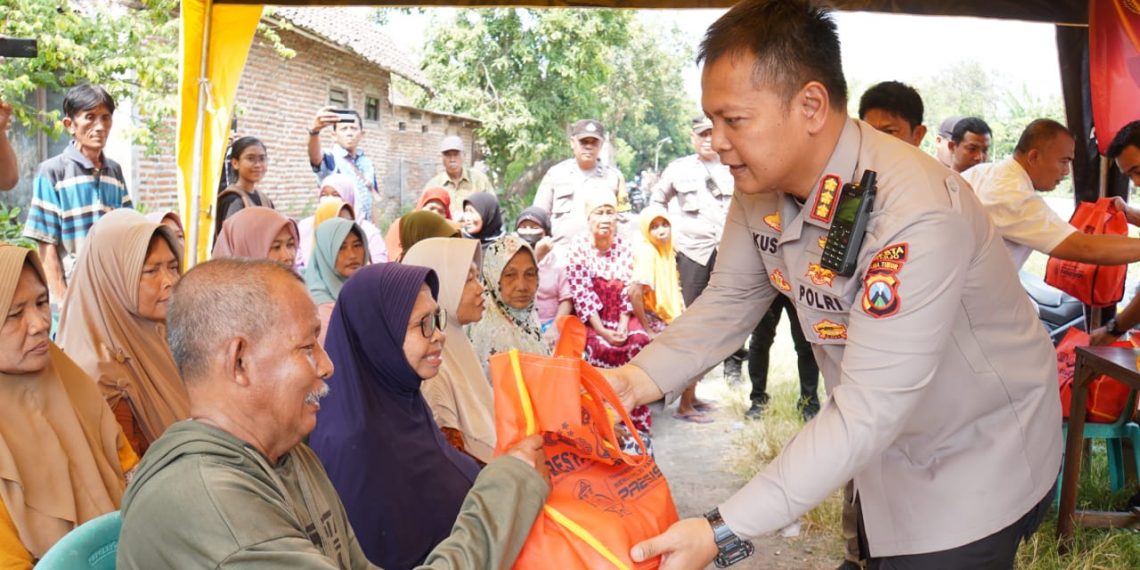 Polresta Sidoarjo Adakan Baksos Hari Bhayangkara Ke-77