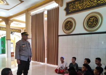 Polisi Sosialisasi Nilai Kebangsaan di Pesantren