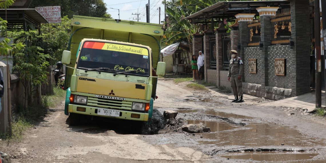Jalan Desa Tarik-Mliriprowo Ditutup 6 Bulan Imbas Proyek Betonisasi