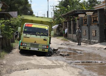 Jalan Desa Tarik-Mliriprowo Ditutup 6 Bulan Imbas Proyek Betonisasi