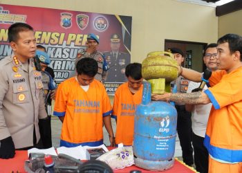 Polresta Sidoarjo Bekuk Tiga Pengoplos LPG Bersubsidi