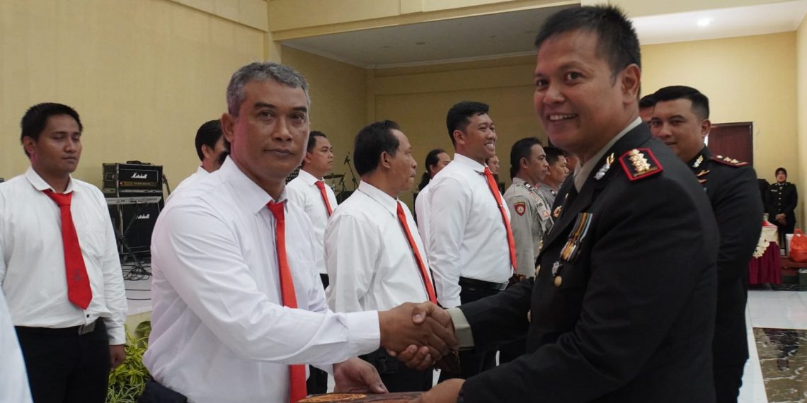 Polresta Sidoarjo Beri Penghargaan Forkopimda, Masyarakat dan Anggota Berprestasi